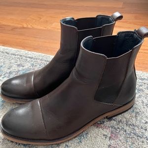 English Laundry Chelsea Boots, Cap Toe, 9 dark brown